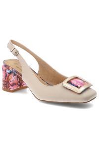 Czółenka damskie S.Barski, slingback ze skóry naturalnej z efektownym, kolorowym obcasem i ozdobną klamrą z regulowanym paskiem, beżowe, LZ61-2018. Zapięcie: klamry. Kolor: beżowy. Materiał: skóra. Wzór: kolorowy. Obcas: na obcasie. Wysokość obcasa: średni #1