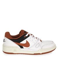 Buty do chodzenia męskie Nike 102 Full Force Low. Zapięcie: sznurówki. Kolor: biały. Materiał: skóra, guma. Szerokość cholewki: normalna. Sport: turystyka piesza