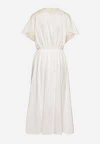 Born2be - Biała Bawełniana Sukienka w Stylu Rustykalnym z Kieszeniami Orriviane. Okazja: na spotkanie biznesowe, na co dzień, do pracy, na spacer. Typ kołnierza: dekolt w kształcie V. Kolor: biały. Materiał: bawełna. Wzór: aplikacja, haft. Typ sukienki: proste. Styl: biznesowy, casual #5