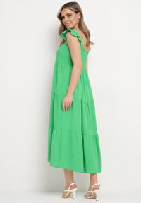Born2be - Zielona Sukienka na Ramiączkach z Falbankami o Rozkloszowanym Kroju Ebisena. Okazja: na co dzień. Typ kołnierza: kołnierz z falbankami. Kolor: zielony. Materiał: jeans. Długość rękawa: na ramiączkach. Wzór: bez wzorów, aplikacja. Typ sukienki: proste. Styl: casual, elegancki #3