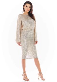 Sukienki.shop - Zjawiskowa cekinowa ołówkowa sukienka z dekoltem V z tyłu. Okazja: na sylwestra, na imprezę. Typ kołnierza: dekolt w łódkę, dekolt na plecach. Materiał: tkanina, elastan, materiał, poliester, skóra. Typ sukienki: ołówkowe. Styl: glamour, elegancki, wizytowy. Długość: midi #5