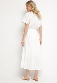 Born2be - Biała Bawełniana Sukienka w Stylu Rustykalnym z Kieszeniami Orriviane. Okazja: na spotkanie biznesowe, na co dzień, do pracy, na spacer. Typ kołnierza: dekolt w kształcie V. Kolor: biały. Materiał: bawełna. Wzór: aplikacja, haft. Typ sukienki: proste. Styl: biznesowy, casual #5