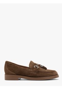 Ryłko - Brązowe mokasyny damskie z chwostami. Nosek buta: okrągły. Kolor: brązowy. Materiał: skóra, welur. Styl: street #1