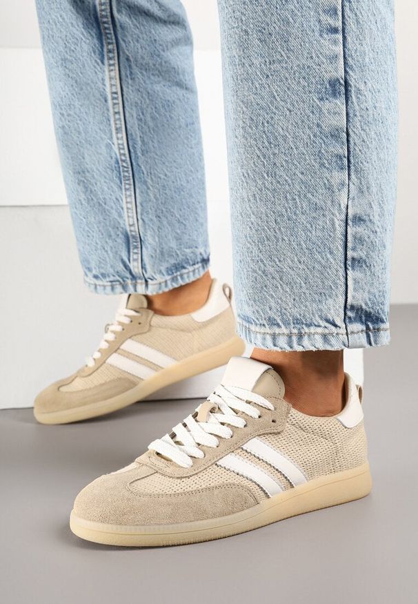 Renee - Beżowe Sneakersy Skórzane z Ozdobnymi Paskami Naniella. Zapięcie: pasek. Kolor: beżowy. Materiał: skóra