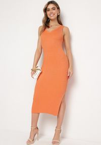 Born2be - Pomarańczowa Sukienka Bodycon z Prążkowanej Lekkiej Dzianiny z Metaliczną Nitką Ithiles. Kolor: pomarańczowy. Materiał: dzianina, prążkowany. Typ sukienki: bodycon. Styl: elegancki
