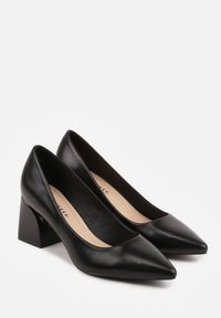 Born2be - Czarne Czółenka na Geometrycznym Obcasie Oriphishis. Okazja: na spotkanie biznesowe. Kolor: czarny. Wzór: geometria. Obcas: na obcasie. Styl: biznesowy, elegancki. Wysokość obcasa: średni #6