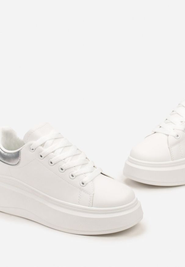 Born2be - Biało-Srebrne Gładkie Sneakersy z Ekoskóry na Grubej Podeszwie ze Sznurowaniem Avara. Kolor: biały. Wzór: gładki. Obcas: na platformie