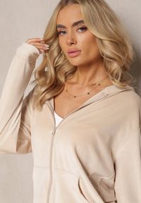Renee - Jasnobeżowy Welurowy Komplet Dresowy z Bluzą i Szerokimi Spodniami Anelivs. Kolor: beżowy. Materiał: welur, dresówka #4