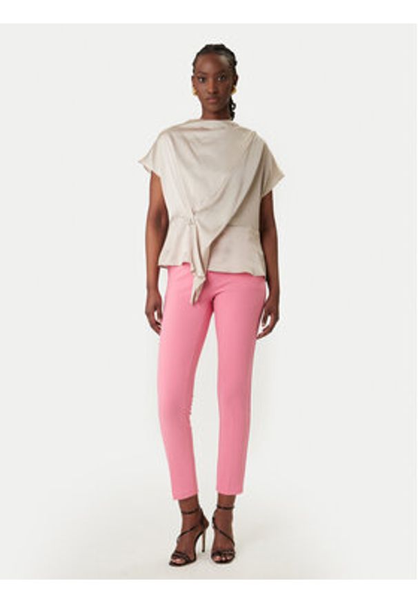 Rinascimento Spodnie materiałowe CFC0127865003 Różowy Slim Fit. Kolor: różowy. Materiał: syntetyk