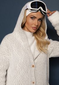 Renee - Szary Rozpinany Kardigan z Dodatkiem Wiskozy i Kapturem Ozdobiony Kieszeniami Olianne. Kolor: szary. Materiał: wiskoza. Wzór: aplikacja. Sezon: zima #3