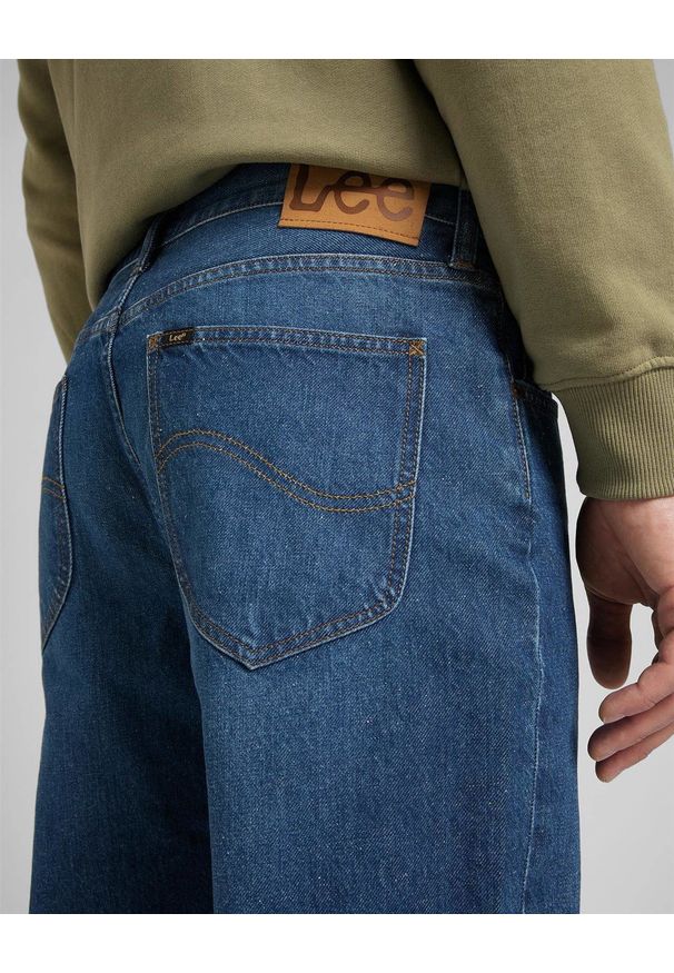 Lee - LEE WEST MĘSKIE SPODNIE JEANSOWE MID WORN BOLTON L70WOMIP 112145500