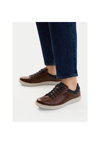 Sneakersy Clarks. Kolor: brązowy #1