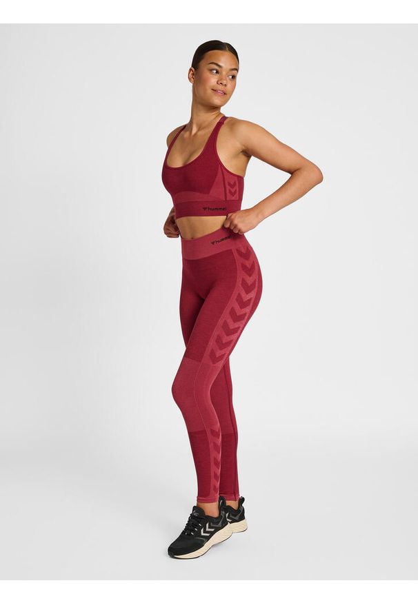 Stanik fitness cardio Hummel hmlClea. Kolor: czerwony. Styl: elegancki. Sport: fitness