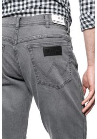 Wrangler - WRANGLER TEXAS MĘSKIE SPODNIE JEANSOWE TAPER FUNK GREY W12THT32L