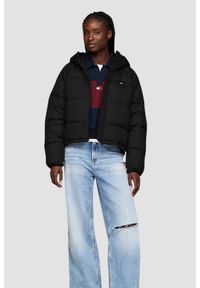 Tommy Jeans - TOMMY JEANS Czarna damska kurtka z kapturem, Rozmiar L. Typ kołnierza: kaptur. Kolor: czarny. Materiał: poliester