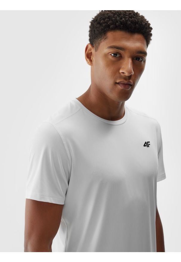 4f - 4F Koszulka treningowa szybkoschnąca męska - biała XL. Kolor: biały. Materiał: elastan, materiał, włókno, dzianina, syntetyk. Długość rękawa: krótki rękaw. Długość: krótkie. Wzór: ze splotem, gładki, jednolity. Sport: fitness