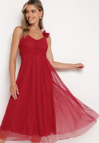 Born2be - Czerwona Sukienka na Ramiączkach z Gumką w Talii i Falbanką Watalia. Okazja: na imprezę. Kolor: czerwony. Materiał: materiał. Długość rękawa: na ramiączkach. Sezon: lato #4