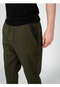 Guess Spodnie "Takoda" | X3OQ21K8XF0 | Mężczyzna | Khaki. Okazja: na co dzień. Kolor: brązowy. Materiał: elastan, wiskoza, poliamid. Styl: casual, elegancki, sportowy #2