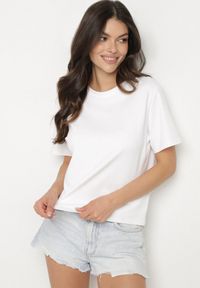 Born2be - Biały Bawełniany T-shirt z Grubszej Bawełny Tiariane. Okazja: na co dzień, na spotkanie biznesowe, do pracy. Kolor: biały. Materiał: bawełna. Styl: biznesowy, klasyczny, elegancki, casual #5