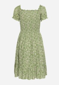 Born2be - Jasnozielona Sukienka Hiszpanka z Bawełny w Drobne Kwiatki Wietema. Okazja: na co dzień. Typ kołnierza: dekolt hiszpanka. Kolor: zielony. Materiał: bawełna. Wzór: kwiaty. Typ sukienki: z odkrytymi ramionami. Styl: casual #4
