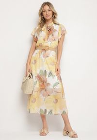 Born2be - Żółta Sukienka o Rozkloszowanym Kroju z Wiązaniem przy Dekolcie i Paskiem Sorilina. Okazja: na co dzień. Kolor: żółty. Długość rękawa: krótki rękaw. Wzór: kwiaty. Styl: casual, elegancki #5