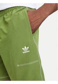 Adidas - adidas Szorty sportowe Trefoil Essentials KA8540 Zielony Loose Fit. Kolor: zielony. Materiał: syntetyk. Styl: sportowy #2
