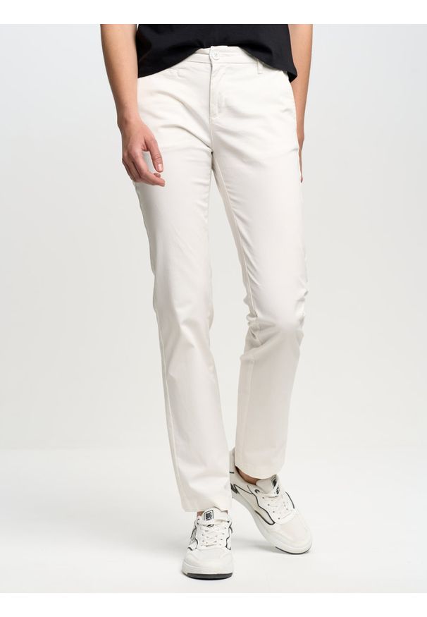 Big-Star - Spodnie chinosy damskie białe Ranita 101. Kolor: biały. Materiał: tkanina. Styl: elegancki