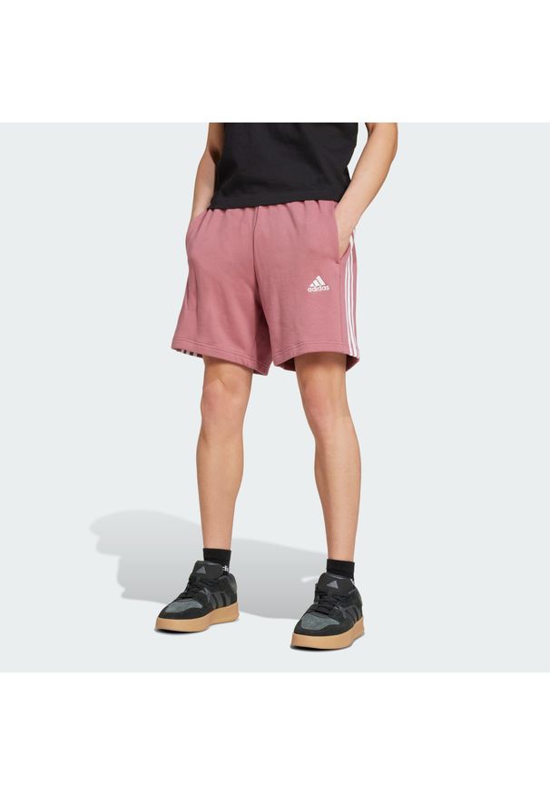 Adidas - Essentials French Terry 3-Stripes Shorts. Kolor: czerwony, różowy, wielokolorowy. Sport: fitness