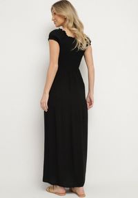 Born2be - Czarna Wiskozowa Sukienka Hiszpanka z Marszczoną Górą Jenanira. Okazja: na co dzień. Typ kołnierza: dekolt hiszpanka. Kolor: czarny. Materiał: wiskoza. Styl: casual, klasyczny #4
