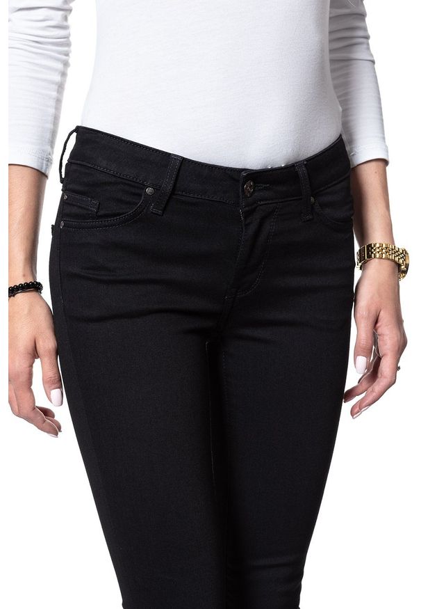 Mustang - MUSTANG Jasmin Jeggins 1006279 4000 940. Okazja: do pracy, na co dzień. Długość: długie. Wzór: nadruk, aplikacja. Sezon: lato. Styl: elegancki, klasyczny, casual, wizytowy