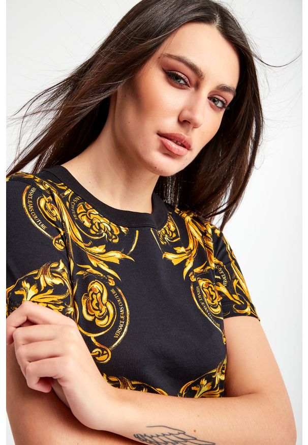 Versace Jeans Couture - T-SHIRT VERSACE JEANS COUTURE. Długość rękawa: krótki rękaw. Długość: krótkie