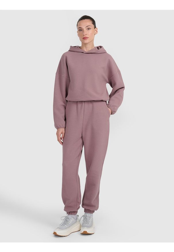 4f - 4F Spodnie dresowe z waflowej dzianiny damskie - brązowe XXL. Kolor: brązowy. Materiał: dresówka, dzianina