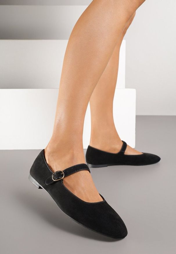 Renee - Czarne Balerinki Vices z Wkładką ze Skóry Naturalnej i Paskiem Nalisare. Okazja: na spotkanie biznesowe, na co dzień, na spacer, do pracy. Zapięcie: pasek. Kolor: czarny. Materiał: skóra. Styl: biznesowy, casual, elegancki