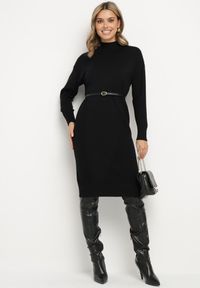 Born2be - Czarna Sweterkowa Sukienka Półgolf z Modalem i Wiskozą Ozdobiona Prążkowanymi Wstawkami Ennaira. Okazja: na spotkanie biznesowe. Kolor: czarny. Materiał: prążkowany, wiskoza. Długość rękawa: długi rękaw. Wzór: aplikacja. Styl: klasyczny, biznesowy #4