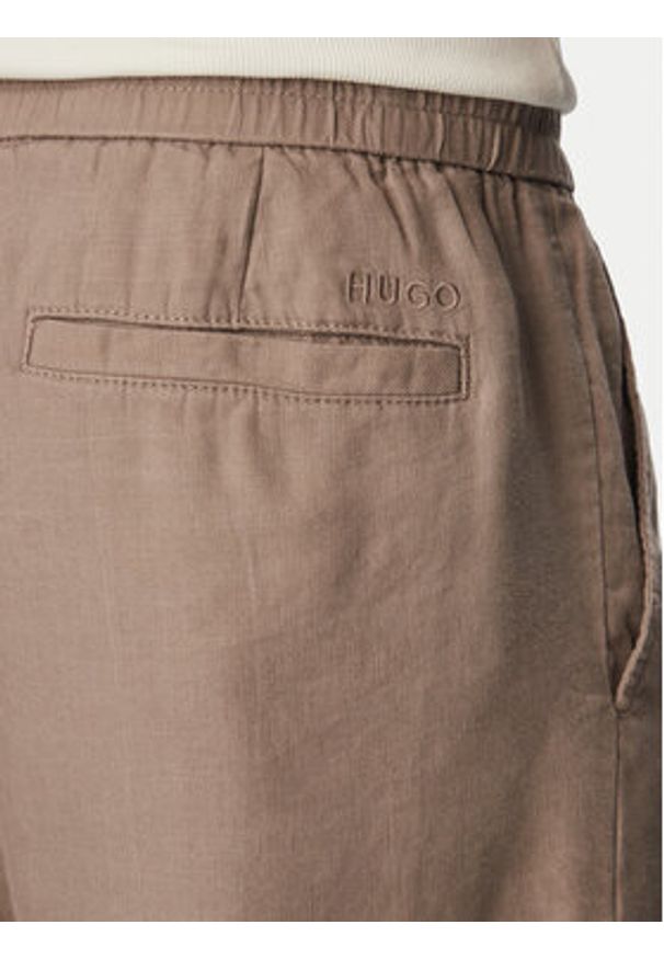 Hugo - HUGO Szorty materiałowe Cino 262FW 50562792 Brązowy jasny Straight Fit. Kolor: brązowy. Materiał: len