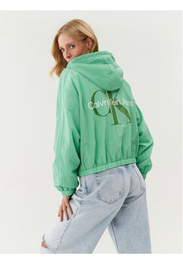 Calvin Klein Jeans Kurtka przejściowa J20J220731 Zielony Regular Fit. Kolor: zielony. Materiał: syntetyk