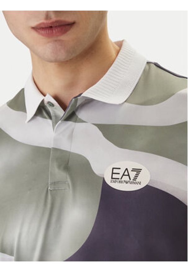 EA7 Emporio Armani Polo 7M001532 AF22175 F7077 Zielony Regular Fit. Typ kołnierza: polo. Kolor: zielony. Materiał: syntetyk