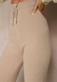 Renee - Beżowe Dzianinowe Spodnie Wide Leg z Ociepleniem Miosea. Okazja: do domu, na co dzień, na spacer. Kolor: beżowy. Materiał: dzianina. Styl: casual, elegancki #4