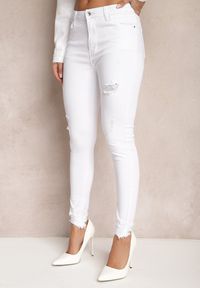 Renee - Białe Jeansy z Skinny z Przetarciami i Paskiem Lameria. Kolor: biały. Wzór: kwiaty