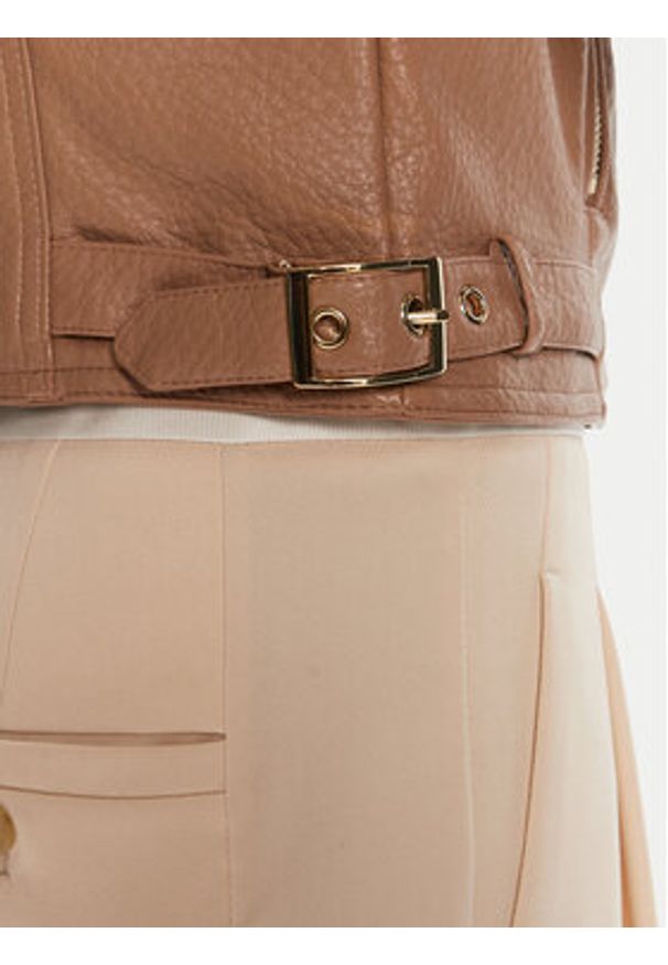 Guess Kurtka z imitacji skóry W5YL1 9WHDS0 Beżowy Regular Fit. Kolor: beżowy. Materiał: skóra