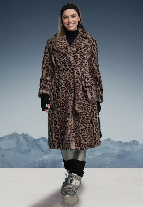 Born2be - Brązowy Płaszcz w Panterkę Futerko Ozdobiony Paskiem Delmarea. Okazja: na co dzień. Kolor: brązowy. Materiał: futro. Wzór: aplikacja, motyw zwierzęcy. Sezon: zima, jesień. Styl: elegancki, casual, klasyczny