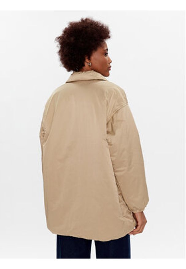 Calvin Klein Jeans Kurtka przejściowa J20J220333 Beżowy Oversize. Kolor: beżowy. Materiał: syntetyk