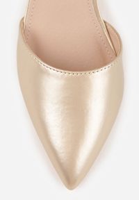 Born2be - Złote Eleganckie Czółenka Sandały Vices na Obcasie z Wkładką ze Skóry Naturalnej Leadora. Okazja: na ślub cywilny, na wesele. Nosek buta: szpiczasty. Zapięcie: pasek. Kolor: złoty. Materiał: skóra. Obcas: na obcasie. Styl: elegancki. Wysokość obcasa: średni #8