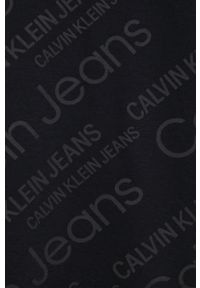Calvin Klein Jeans Sukienka kolor czarny mini prosta. Okazja: na co dzień. Typ kołnierza: kaptur. Kolor: czarny. Wzór: nadruk. Typ sukienki: proste. Materiał: dzianina. Długość rękawa: długi rękaw. Styl: casual. Długość: mini