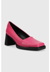 Vagabond Shoemakers czółenka skórzane EDWINA kolor różowy na słupku 5310.101.46. Kolor: różowy. Materiał: skóra. Obcas: na słupku. Wysokość obcasa: średni #2