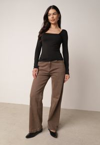 Born2be - Czarna Elastyczna Bluzka z Kwadratowym Dekoltem z Wiskozą Doriore. Okazja: na co dzień. Typ kołnierza: dekolt kwadratowy. Kolor: czarny. Materiał: wiskoza. Styl: elegancki, klasyczny, casual #8