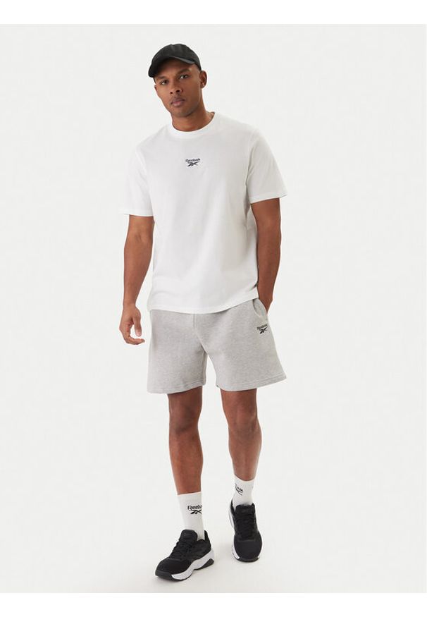 Reebok Komplet t-shirt i spodenki Baz RK25609CCM Szary Regular Fit. Kolor: szary. Materiał: bawełna