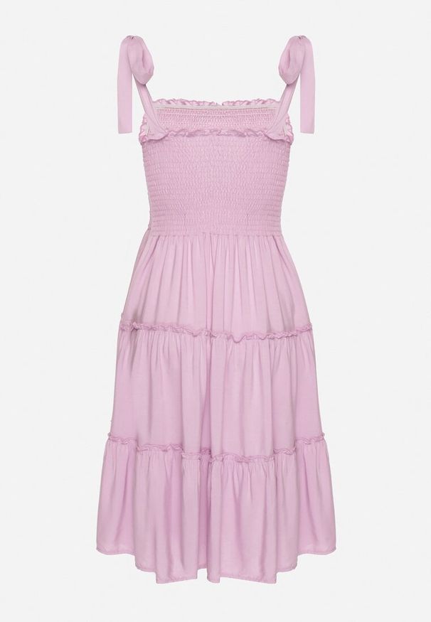 Born2be - Fioletowa Rozkloszowana Sukienka z Wiskozą na Wiązanych Ramiączkach Aralisse. Okazja: na co dzień. Typ kołnierza: dekolt kwadratowy. Kolor: fioletowy. Materiał: wiskoza. Długość rękawa: na ramiączkach. Typ sukienki: rozkloszowane. Styl: casual, klasyczny