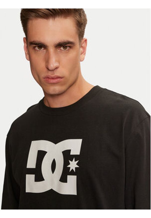 DC Longsleeve Star ADYZT05372 Czarny Regular Fit. Kolor: czarny. Materiał: bawełna. Długość rękawa: długi rękaw