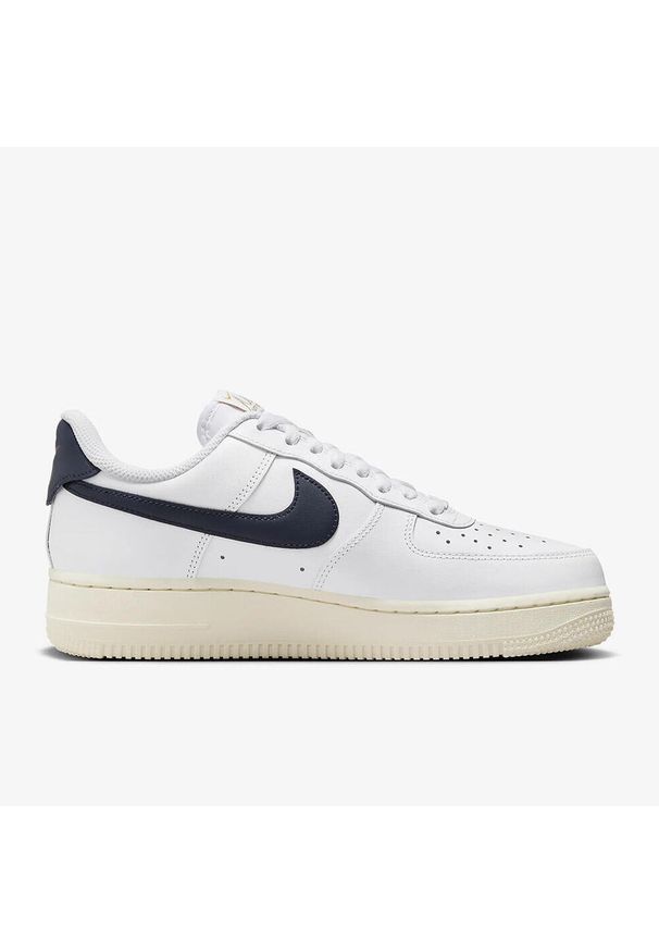 Buty Sportowe Damskie Nike W Air Force 1 '07 Flyease. Kolor: biały. Materiał: guma, tkanina, skóra, materiał, syntetyk. Model: Nike Air Force. Sport: bieganie